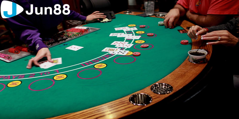 Bí quyết chiến thắng khi chơi từ kinh nghiệm chơi Blackjack 2 Tránh đặt cược vào các bảo hiểm