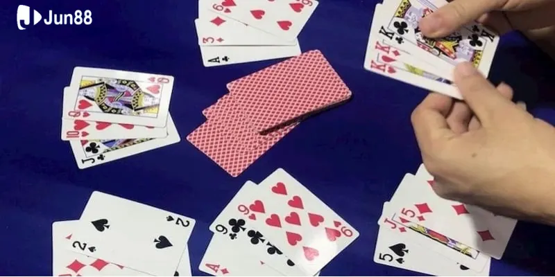 Cách Đánh Bài Liêng Hiệu Quả Tại Jun88 - Bí Quyết Tăng Tỷ Lệ Thắng 3 trinh-tu-cach-danh-bai-lieng-chi-tiet-bet-thu-can-nam-chac